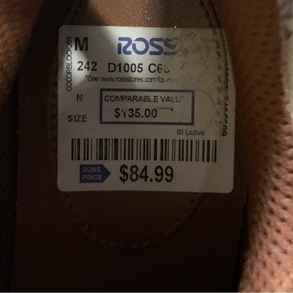Brand new women’s 7 Micheal kors sneakers - Picture 4 of 7